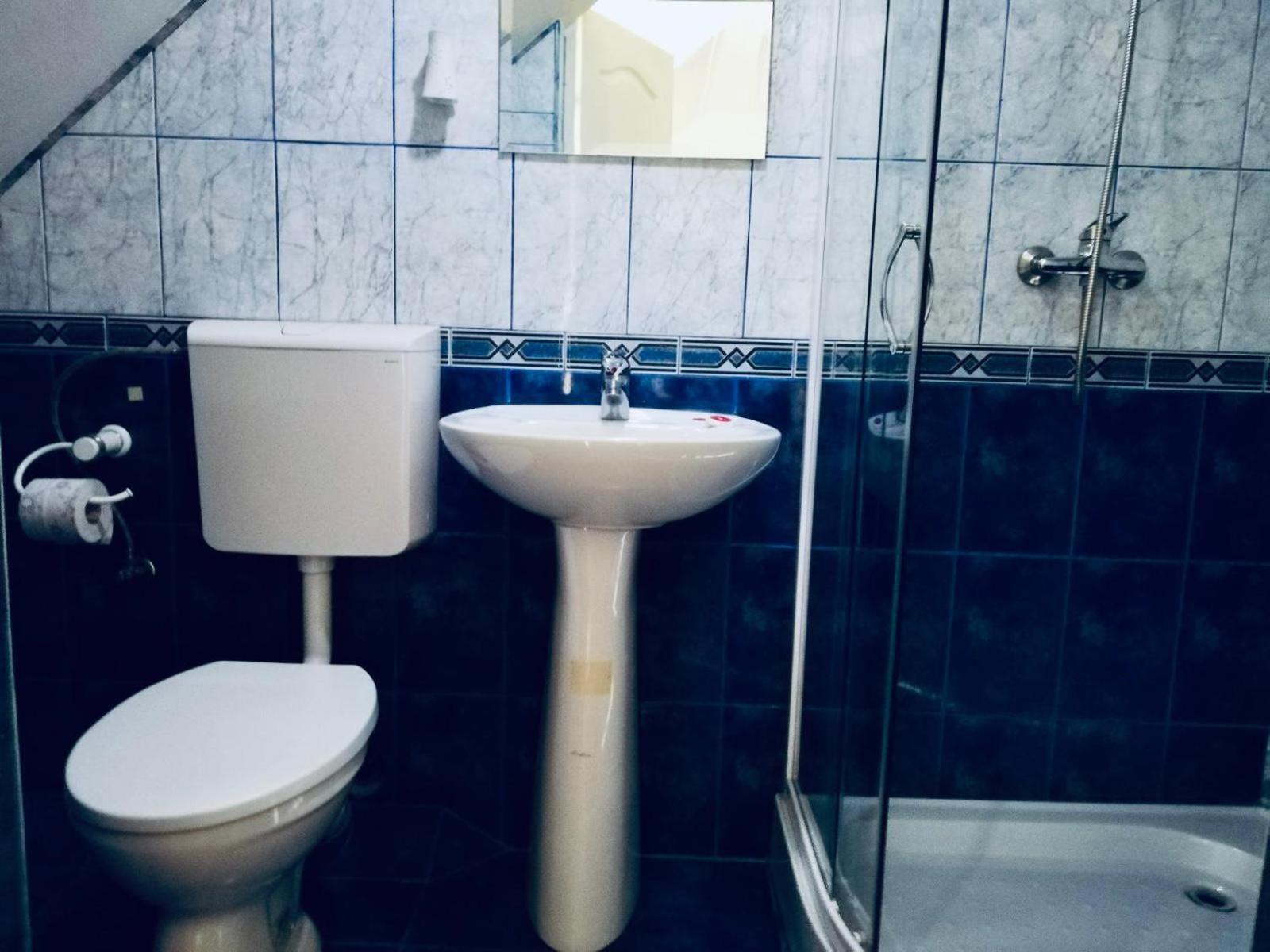 Pensiunea Texas Self Check-In Cluj-Napoca Bilik gambar